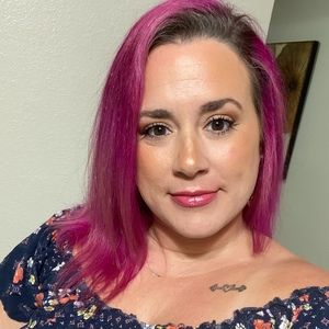 Meet your Posher, Dana